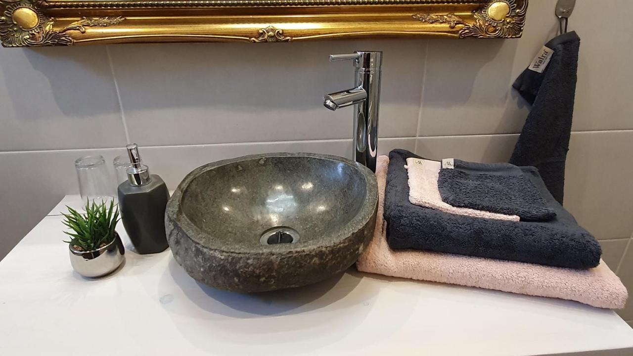Tisza White House Bed & Breakfast Tiszaszolos Екстериор снимка