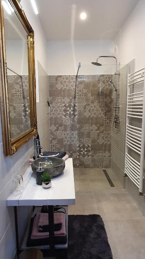 Tisza White House Bed & Breakfast Tiszaszolos Екстериор снимка