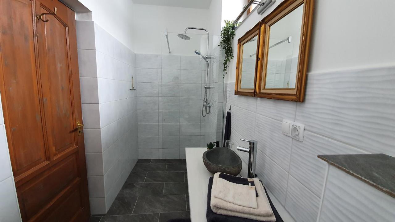 Tisza White House Bed & Breakfast Tiszaszolos Екстериор снимка