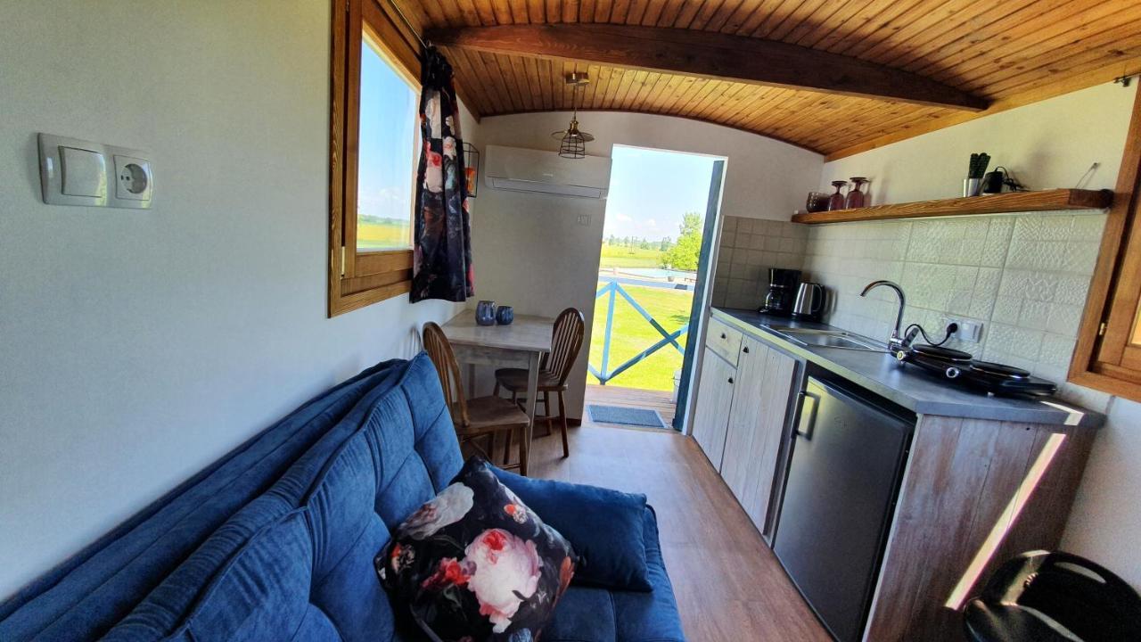 Tisza White House Bed & Breakfast Tiszaszolos Екстериор снимка