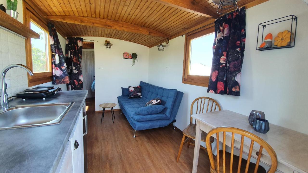 Tisza White House Bed & Breakfast Tiszaszolos Екстериор снимка