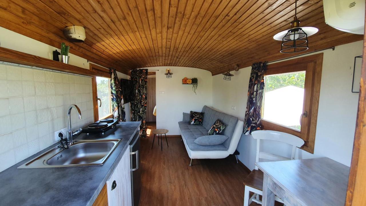 Tisza White House Bed & Breakfast Tiszaszolos Екстериор снимка