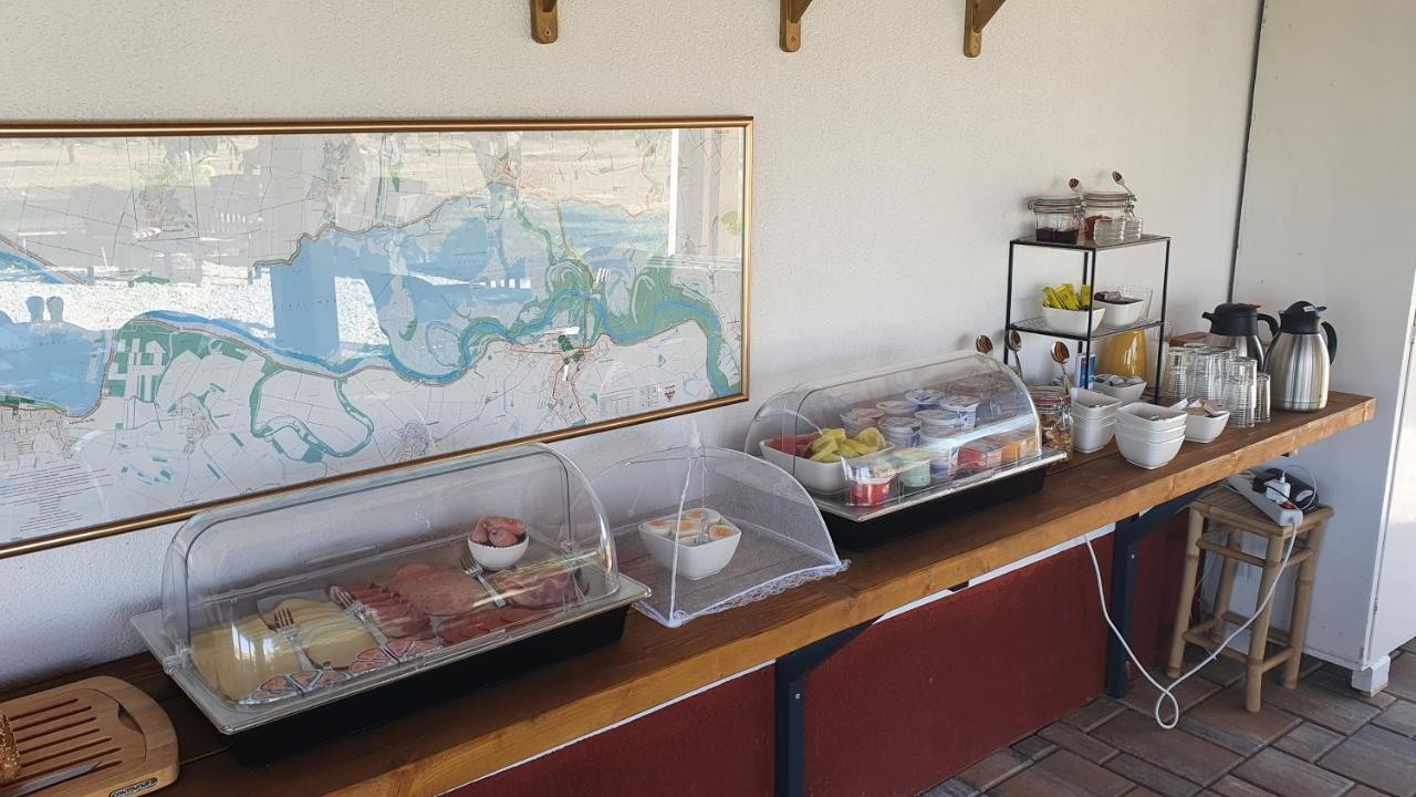 Tisza White House Bed & Breakfast Tiszaszolos Екстериор снимка
