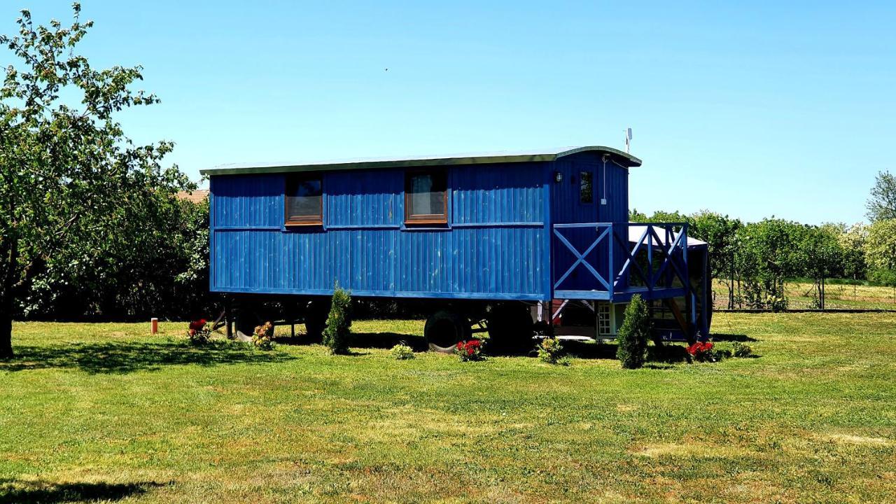 Tisza White House Bed & Breakfast Tiszaszolos Екстериор снимка