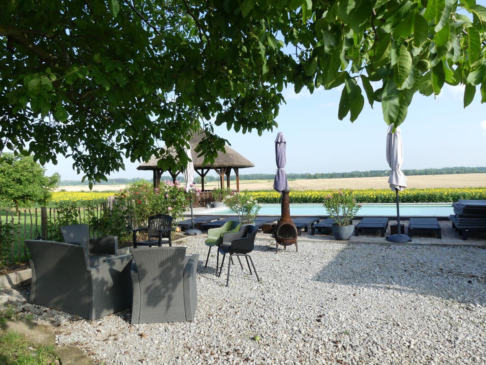 Tisza White House Bed & Breakfast Tiszaszolos Екстериор снимка